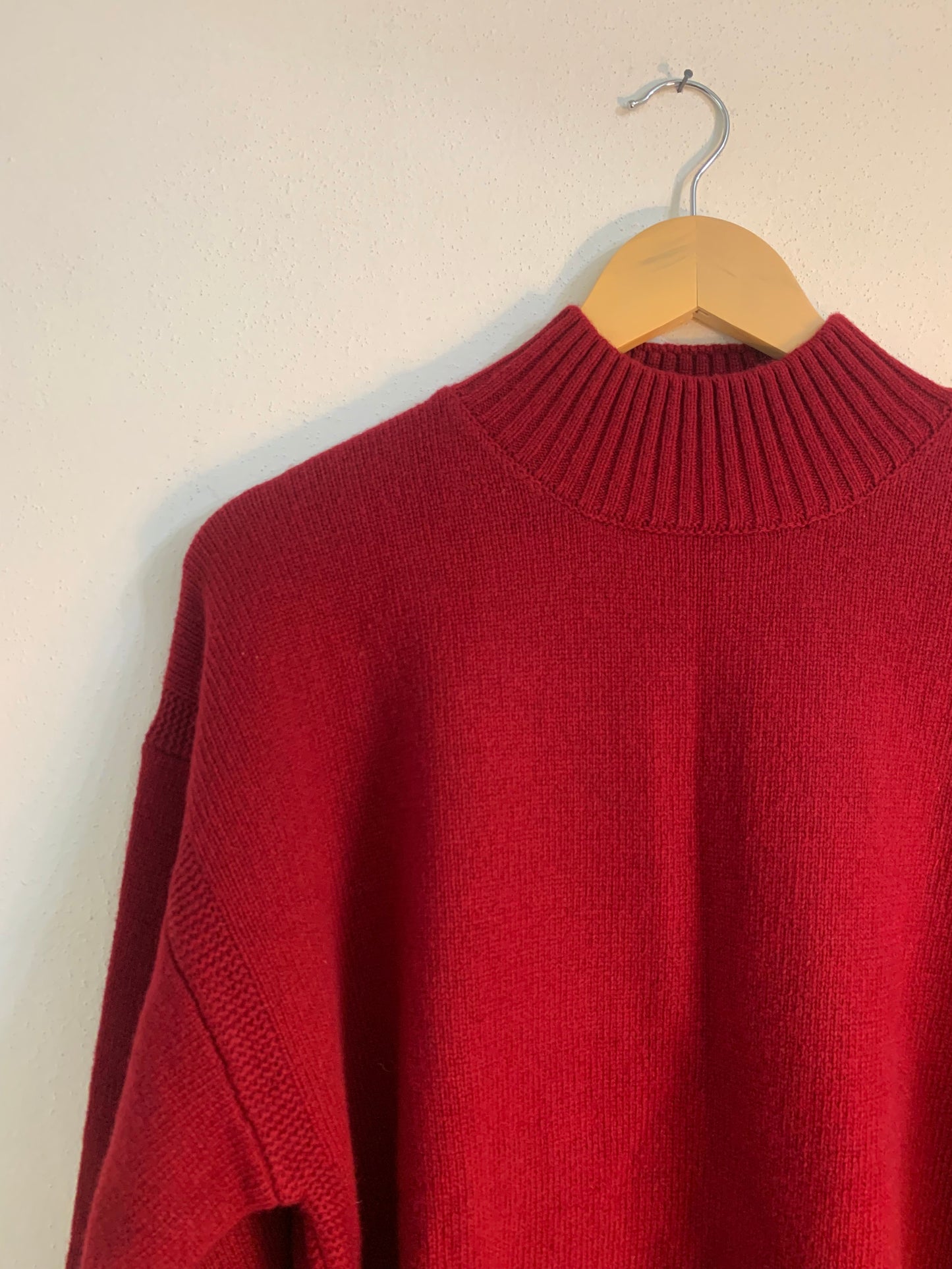 Maglione profondo rosso